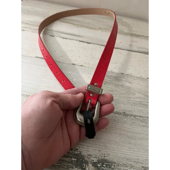 Genuine bonded red leather belt with embossing and silver tone buckle - Picture 2 of 4